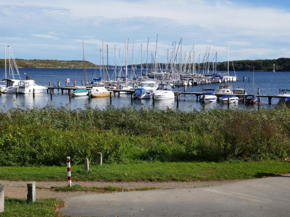 Wohnen Am Seglerhafen Mit Traveblick Im Kontorhaus Viele Extras Lübeck Exterior foto