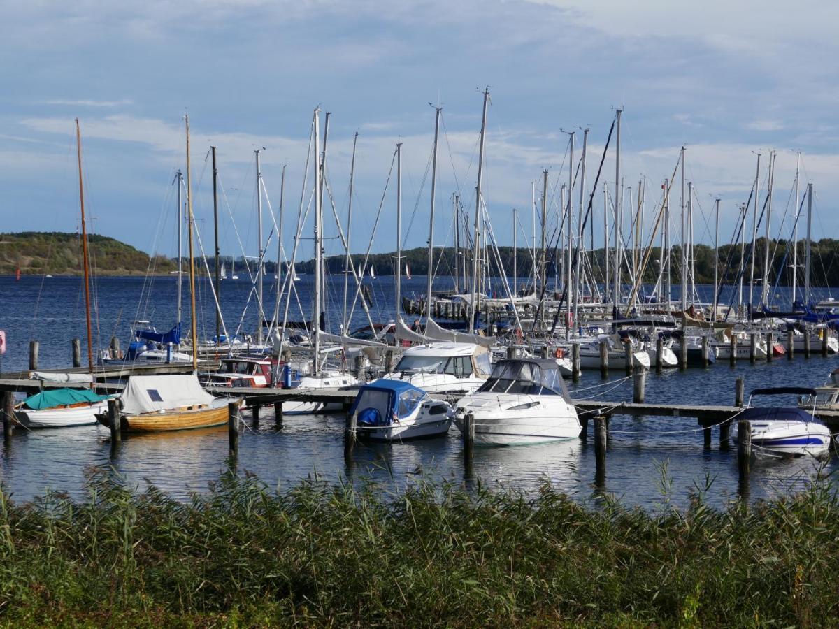 Wohnen Am Seglerhafen Mit Traveblick Im Kontorhaus Viele Extras Lübeck Exterior foto