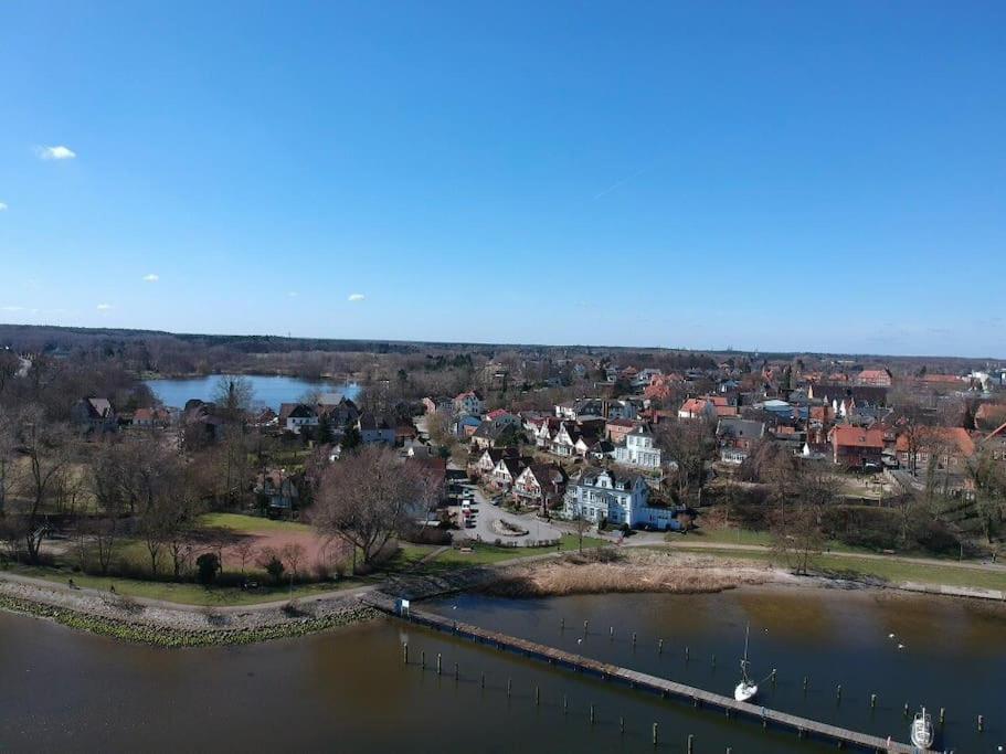 Wohnen Am Seglerhafen Mit Traveblick Im Kontorhaus Viele Extras Lübeck Exterior foto